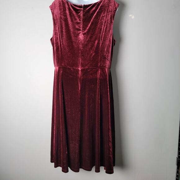 London Times Burgundy Velvet Sleeveless Midi Dress 16 Romantic Elegant Cocktail - Picture 3 of 8